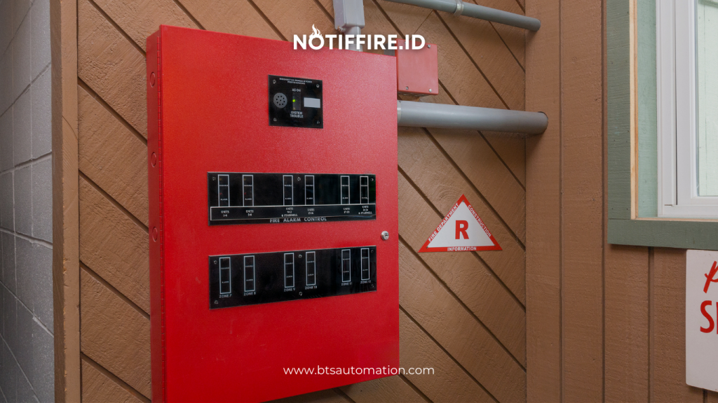 Indikator Visual dan Audible Pada Panel Kontrol (Fire Alarm Control Panel - FACP)